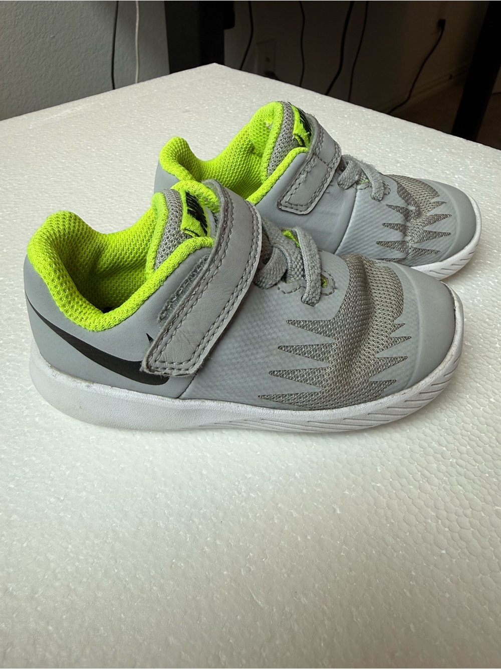 Nike Kids Gray Sneakers with Neon Green Lining